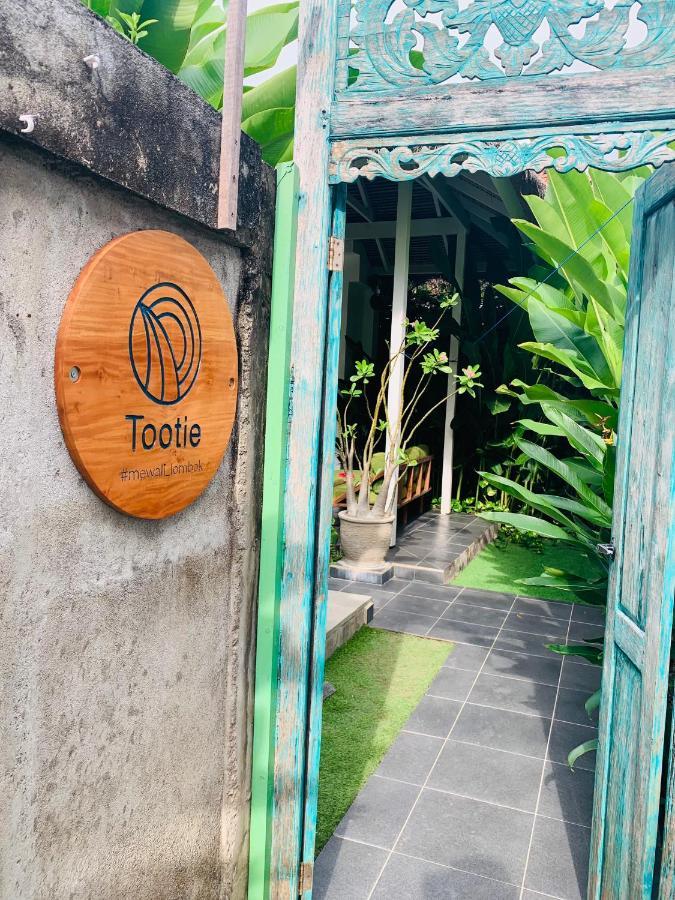 Mewali Villa'S Kuta  Ngoại thất bức ảnh